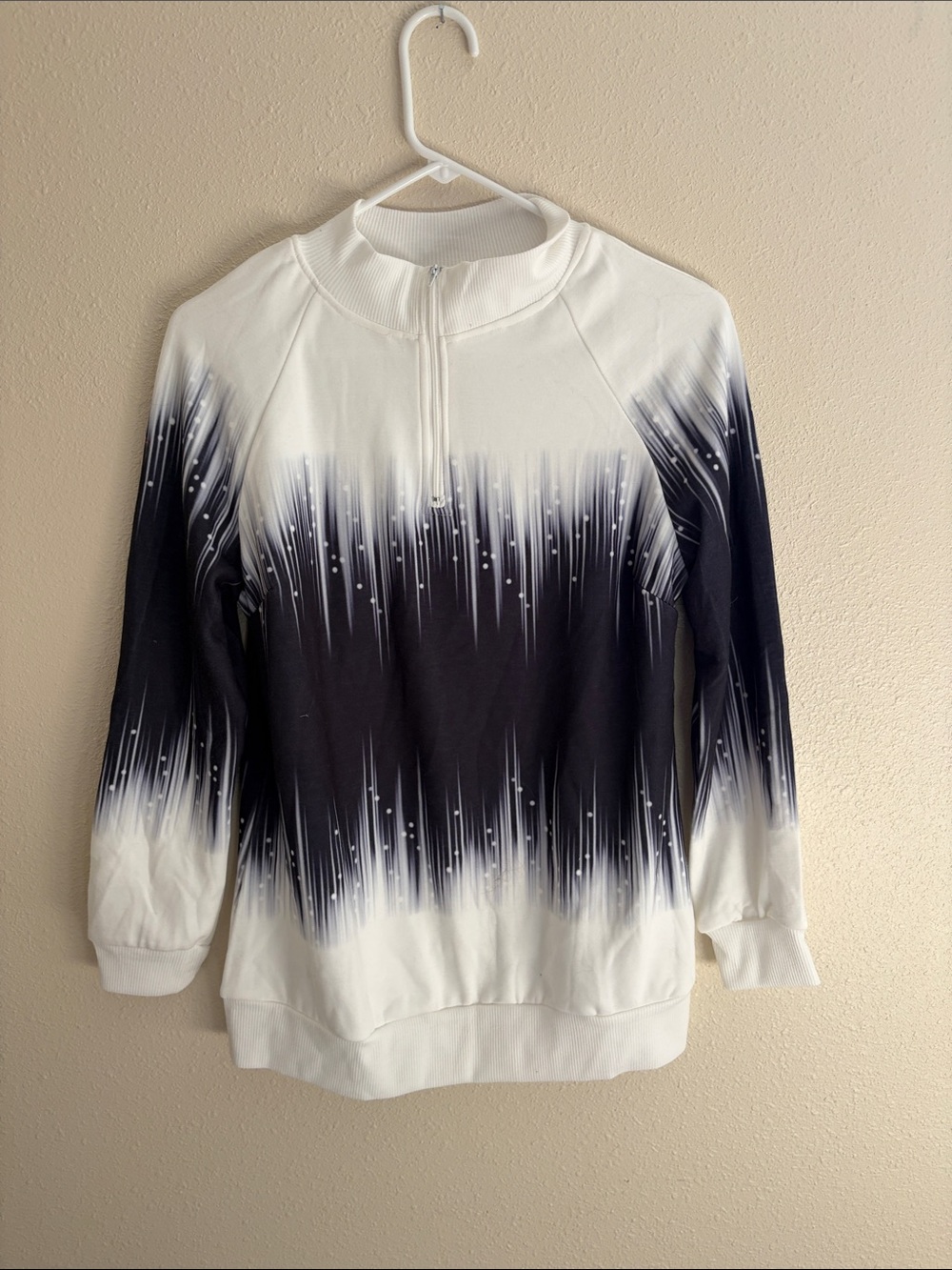 Black and White Ombre Pullover Sweatshirt